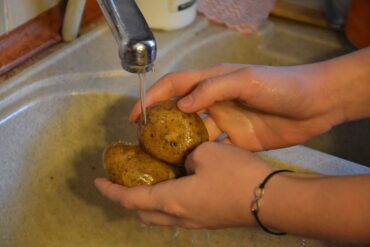 6 Ways to Wash Vegetables Before Cooking or Eating