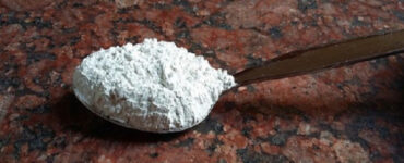 13 Benefits of Using Diatomaceous Earth for Gardens