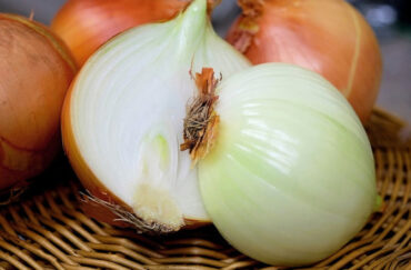 Homemade Onion Spray for Plants